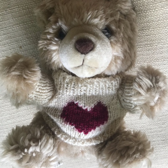 Adorable vintage cream bear with heart ♥️ knit sweater in EUC - Picture 4 of 8